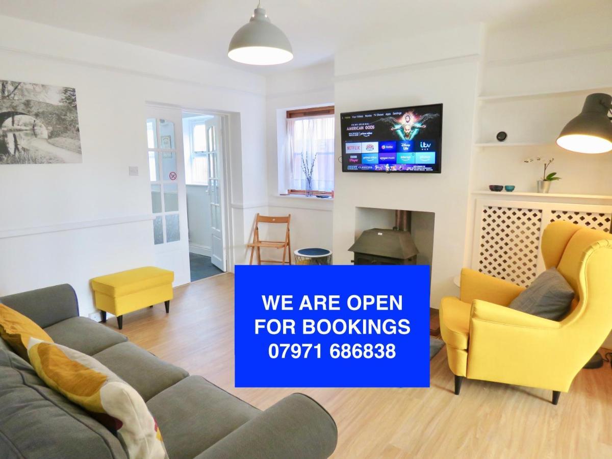 Lyndale House - Exclusive Use, Self Catering, Fpventures Stroud Βίλα Stroud  Εξωτερικό φωτογραφία