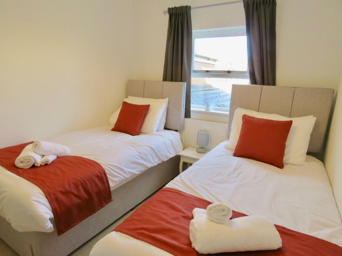 Lyndale House - Exclusive Use, Self Catering, Fpventures Stroud Βίλα Stroud  Εξωτερικό φωτογραφία